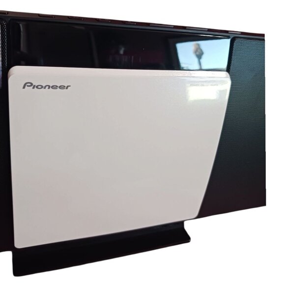 Pioneer Wall-Mountable CD Micro System With USB Playback & Remote - Picture 4 of 10